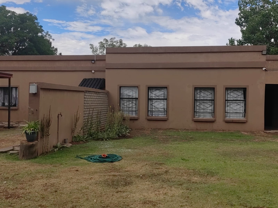 11 Bedroom Property for Sale in Estoire Free State